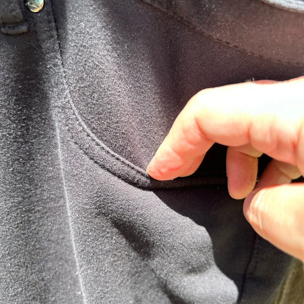 Like an Angel Elegant Black Capris - Picture 3 of 9